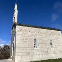 Епископ Методије, на празник Светог апостола Матеја, служио Литургију у Вилусима 