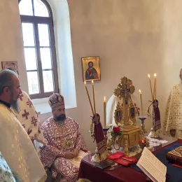 Епископ Методије, на празник Светог апостола Матеја, служио Литургију у Вилусима 