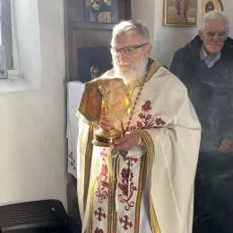 Епископ Методије, на празник Светог апостола Матеја, служио Литургију у Вилусима 