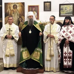 Патријарх Порфирије свечано дочекан у манастиру Светог Николе у Маћагају