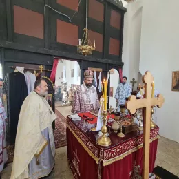 Епископ Методије служио Литургију у храму Светих Јоакима и Ане у насељу Видрован код Никшића