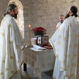 У Витомирици код Пећи свечано прослављен Апостол и Јеванђелист Лука