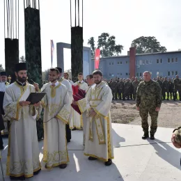 СВЕТА АРХИЈЕРЕЈСКА ЛИТУРГИЈА У БАЗИ 63. ПАДОБРАНСКЕ БРИГАДЕ