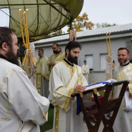 СВЕТА АРХИЈЕРЕЈСКА ЛИТУРГИЈА У БАЗИ 63. ПАДОБРАНСКЕ БРИГАДЕ
