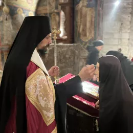 Епископ Пајсије богослужио у Ставропигијалном Манастиру Пећка Патријаршија