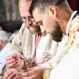 Литургијски прослављен јубилеј 450 година обнове манастира Мораче