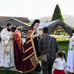 Литургијски прослављен јубилеј 450 година обнове манастира Мораче