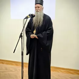Митрополит Јоаникије отворио изложбу „Сто година од обнове Његошеве завјетне цркве на Ловћену“