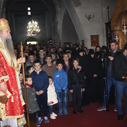 Епископ Јоаникије богослужио у Ђурђевим Ступовима
