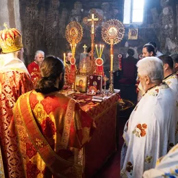 Епископ Јоаникије богослужио у Ђурђевим Ступовима