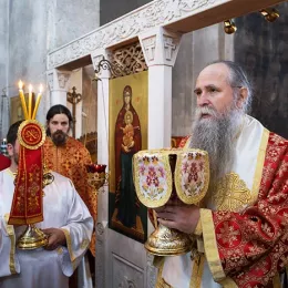Епископ Јоаникије богослужио у Ђурђевим Ступовима