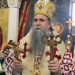 Владика Јоаникије у Ђурђевим Ступовима поручио: Чувамо темеље Црне Горе
