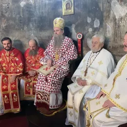 Владика Јоаникије у Ђурђевим Ступовима поручио: Чувамо темеље Црне Горе