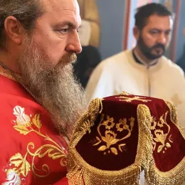 Свету Архијерејску Литургију, на празник Ваведења Пресвете Богородице, у сриједу 4. децембра 2019, служио је Његово Преосвештенство Епископ будимљанско-никшићки Г. Јоаникије са свештенством и монаштвом Епархије.  Сабранима се архипастирском бесједом обратио Преосвећени Епископ Јоаникије, честитајући данашњи велики празник и храмовну славу Манастира.  Владика је казао да су Пресвету Богородицу Њени родитељи примили као дар од Бога, јер су је добили у поодмаклим годинама, и одлучили су да је посвете на службу