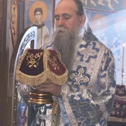 Свету Архијерејску Литургију, на празник Ваведења Пресвете Богородице, у сриједу 4. децембра 2019, служио је Његово Преосвештенство Епископ будимљанско-никшићки Г. Јоаникије са свештенством и монаштвом Епархије.  Сабранима се архипастирском бесједом обратио Преосвећени Епископ Јоаникије, честитајући данашњи велики празник и храмовну славу Манастира.  Владика је казао да су Пресвету Богородицу Њени родитељи примили као дар од Бога, јер су је добили у поодмаклим годинама, и одлучили су да је посвете на службу