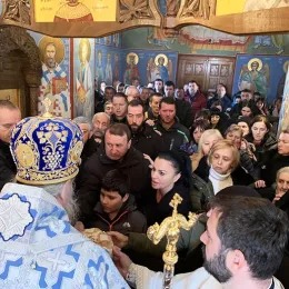 Свету Архијерејску Литургију, на празник Ваведења Пресвете Богородице, у сриједу 4. децембра 2019, служио је Његово Преосвештенство Епископ будимљанско-никшићки Г. Јоаникије са свештенством и монаштвом Епархије.  Сабранима се архипастирском бесједом обратио Преосвећени Епископ Јоаникије, честитајући данашњи велики празник и храмовну славу Манастира.  Владика је казао да су Пресвету Богородицу Њени родитељи примили као дар од Бога, јер су је добили у поодмаклим годинама, и одлучили су да је посвете на службу