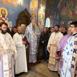 Свету Архијерејску Литургију, на празник Ваведења Пресвете Богородице, у сриједу 4. децембра 2019, служио је Његово Преосвештенство Епископ будимљанско-никшићки Г. Јоаникије са свештенством и монаштвом Епархије.  Сабранима се архипастирском бесједом обратио Преосвећени Епископ Јоаникије, честитајући данашњи велики празник и храмовну славу Манастира.  Владика је казао да су Пресвету Богородицу Њени родитељи примили као дар од Бога, јер су је добили у поодмаклим годинама, и одлучили су да је посвете на службу