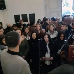 Верници са Косова и Метохије са владиком Теодосијем, свештенством и монаштвом подржали Световасилијевски сабор у Никшићу