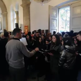 Верници са Косова и Метохије са владиком Теодосијем, свештенством и монаштвом подржали Световасилијевски сабор у Никшићу