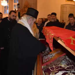 Мошти Светог Василија у саборном храму у Никшићу