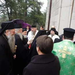 Мошти Светог Василија у саборном храму у Никшићу