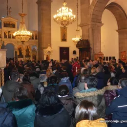 Свети Василије Острошки се из Никшића вратио у Острог (ФОТО)