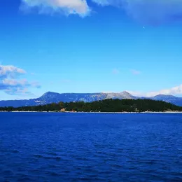 Поклоњеење моштима Светог Спиридона на Крфу