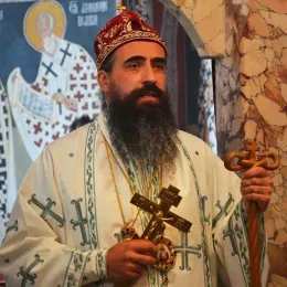 Полиција ноћас претукла Епископа диоклијског Методија