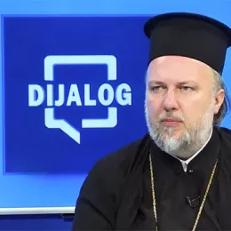 Протојереј-ставрофор Велибор Џомић: Владини законописци су људи који су научили Марксову дефиницију права (ВИДЕО)