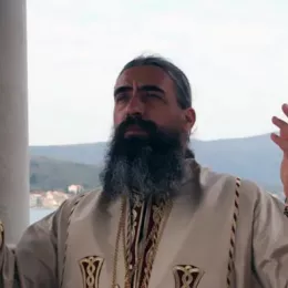 Владика Методије: Не осуђујем полицајце, морамо сачувати мир