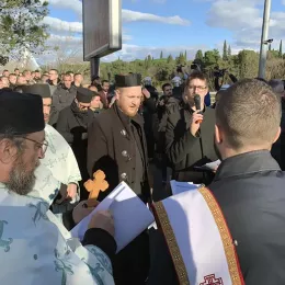 Полиција онемогућила служење молебана за спасење и мир у свијету