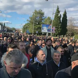 Полиција онемогућила служење молебана за спасење и мир у свијету