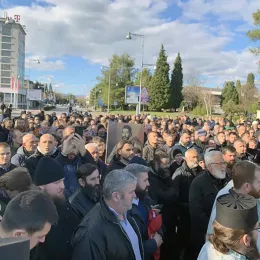 Полиција онемогућила служење молебана за спасење и мир у свијету