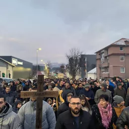 Ђурђеви Ступови: Светиња Божанска, небеска нас оснажује, утврђује у међусобној љубави и чврстој одлуци да бранимо своје светиње