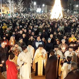 Величанствена литија: Хиљаде вјерника у молитвеној шетњи у Никшићу