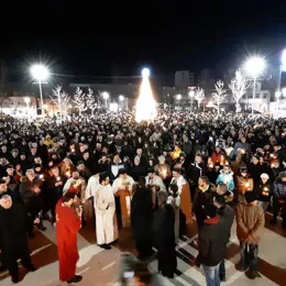 Величанствена литија: Хиљаде вјерника у молитвеној шетњи у Никшићу