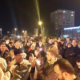 Величанствена литија: Хиљаде вјерника у молитвеној шетњи у Никшићу