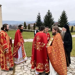 Владика Јоаникије богослужио у манастиру Ђурђеви Ступови