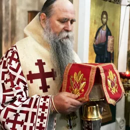 Владика Јоаникије богослужио у манастиру Ђурђеви Ступови