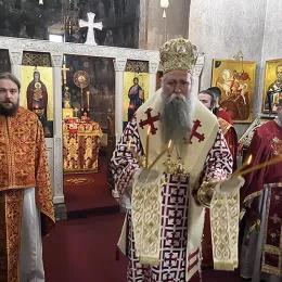 Владика Јоаникије богослужио у манастиру Ђурђеви Ступови
