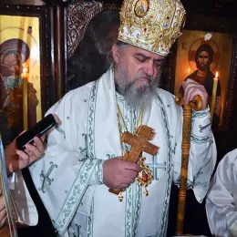 Епископи Јоаникије и Кирило богослужили у Горњем Острогу