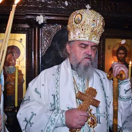 Епископи Јоаникије и Кирило богослужили у Горњем Острогу