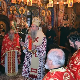 Владика Јоаникије богослужио у Острогу