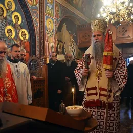 Владика Јоаникије богослужио у Острогу