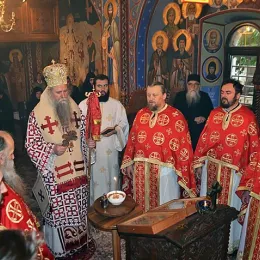 Владика Јоаникије богослужио у Острогу