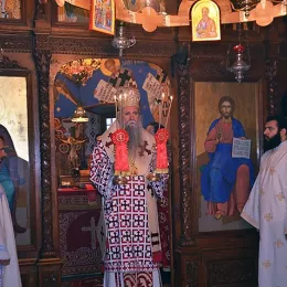 Владика Јоаникије богослужио у Острогу