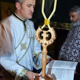 Владика Јоаникије у Горњем Острогу