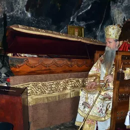 Владика Јоаникије у Горњем Острогу