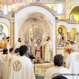 Литургија и четрдесетодневни помен Митрополиту Амфилохију (ВИДЕО)