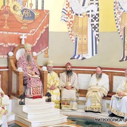 Литургија и четрдесетодневни помен Митрополиту Амфилохију (ВИДЕО)